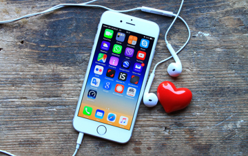 Mustapha Cheikh-Ammar |Can you be in love with your iPhone?