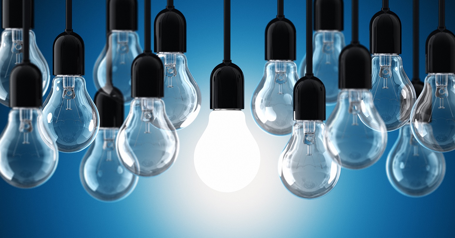 Lightbulbs Hanging From Ceiling 1548X810