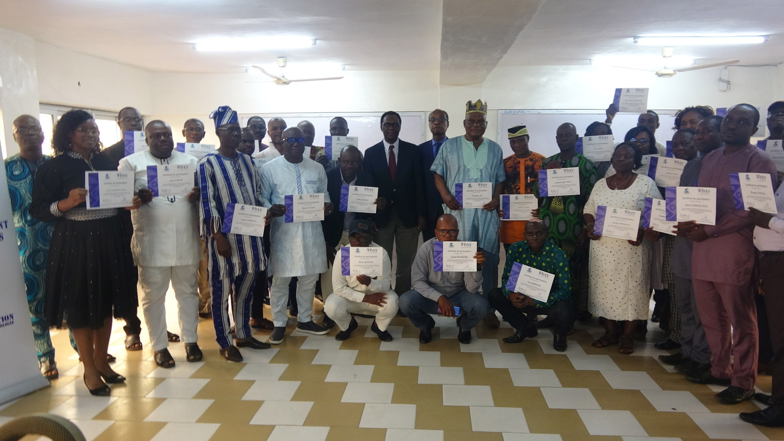PHOTO GROUP & CERTIFICATES CASE TEACHING BENIN 2025 DSC01095 AA