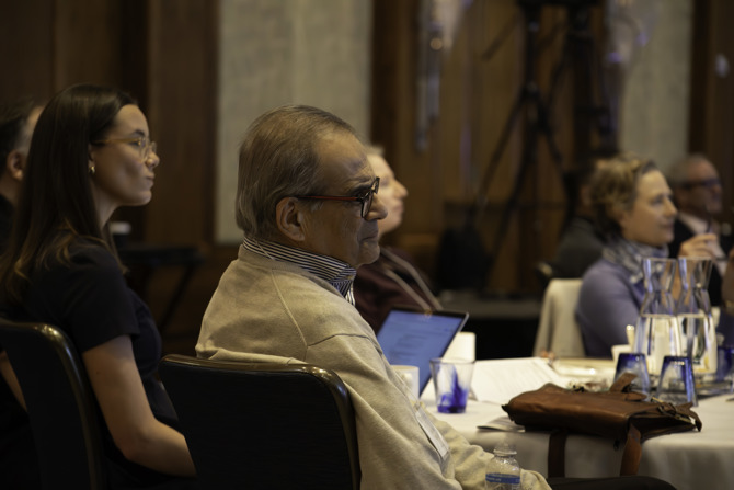 Audience Listening to Value Investor Panel 1